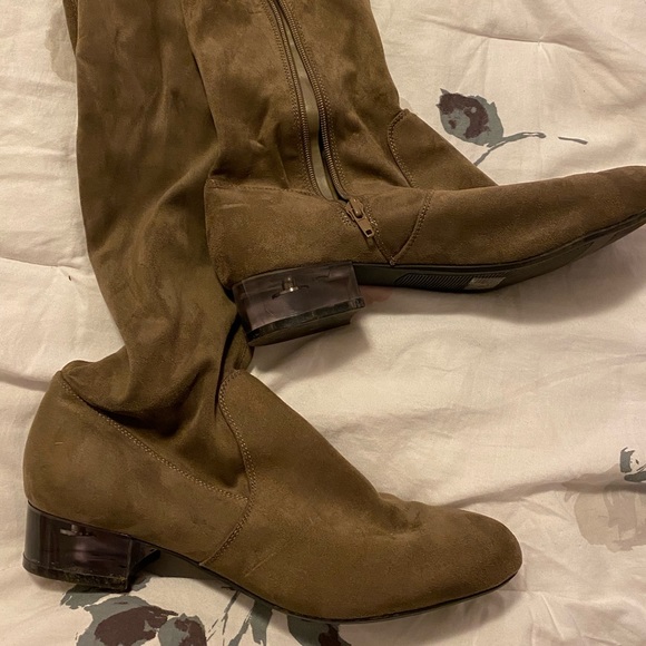 Size 11 over the knee boots - Picture 2 of 4